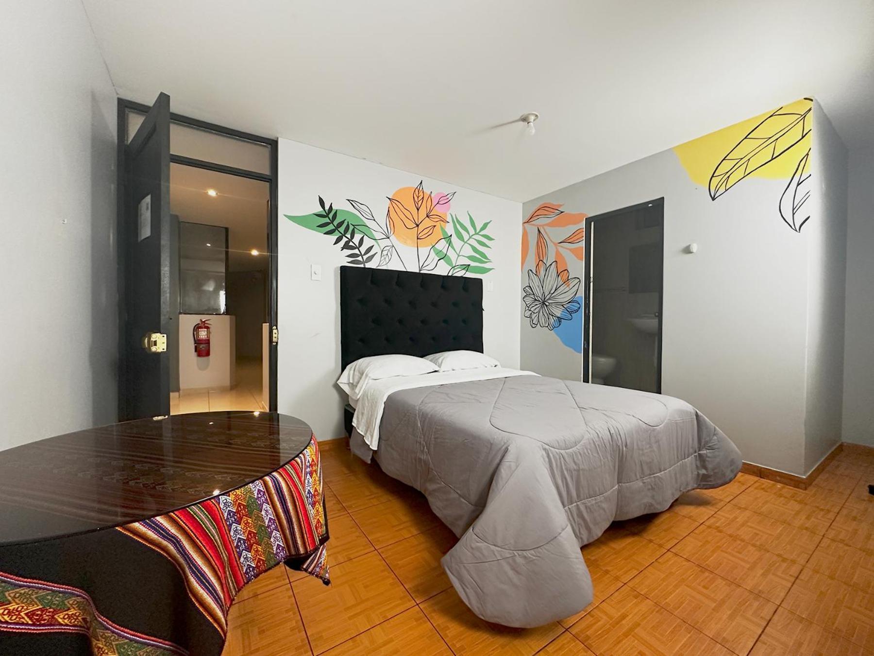Llama Llama - Mystic Hostel *